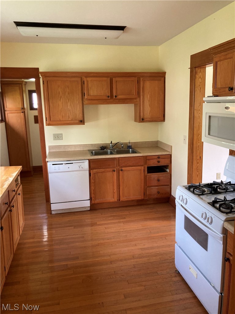 7831 York Road Cleveland, OH 44130 - Photo 5 of 11 Kitchen