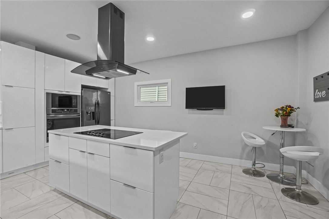 163 West Avenue Pawtucket, RI 02860 - Photo 4 of 28