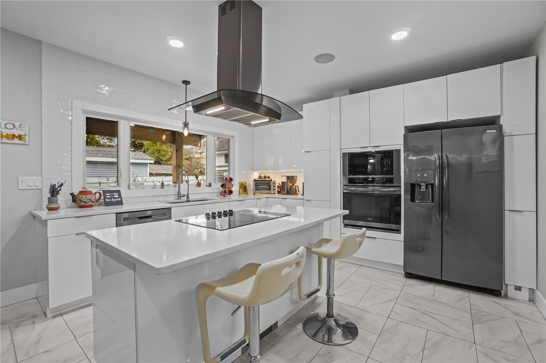 163 West Avenue Pawtucket, RI 02860 - Photo 5 of 28