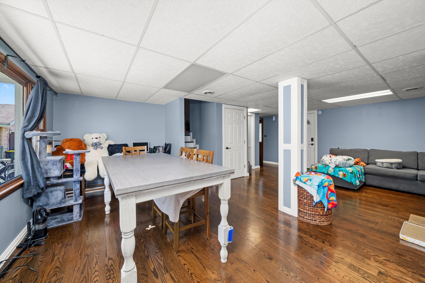 10529 Lyman Avenue Chicago Ridge, IL 60415 - Photo 14 of 45 a living room with furniture and a wooden floor