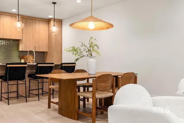 $739,000 | 3382 West Whimbrel Lane, Unit MIDDLE, Boise, ID 83703