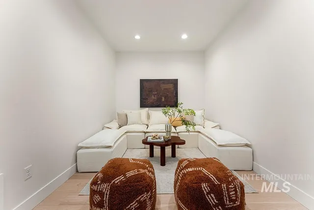 $739,000 | 3382 West Whimbrel Lane, Unit MIDDLE, Boise, ID 83703