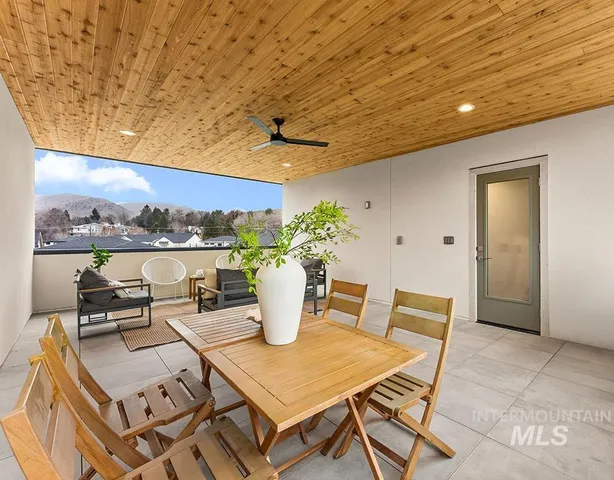 $739,000 | 3382 West Whimbrel Lane, Unit MIDDLE, Boise, ID 83703