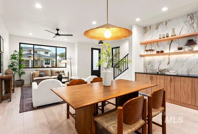 $739,000 | 3382 West Whimbrel Lane, Unit MIDDLE, Boise, ID 83703