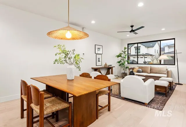 $739,000 | 3382 West Whimbrel Lane, Unit MIDDLE, Boise, ID 83703