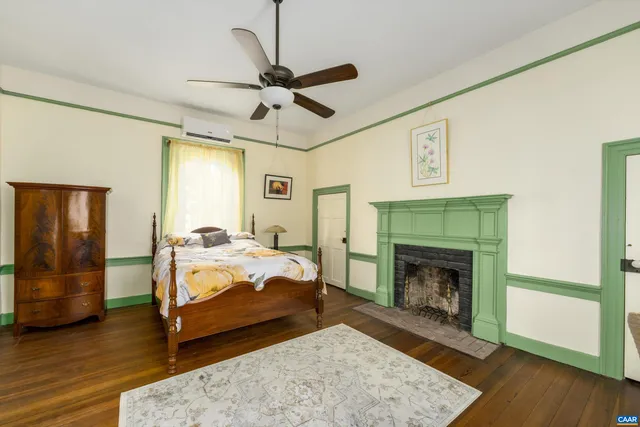 a view of livingroom with furniture and window