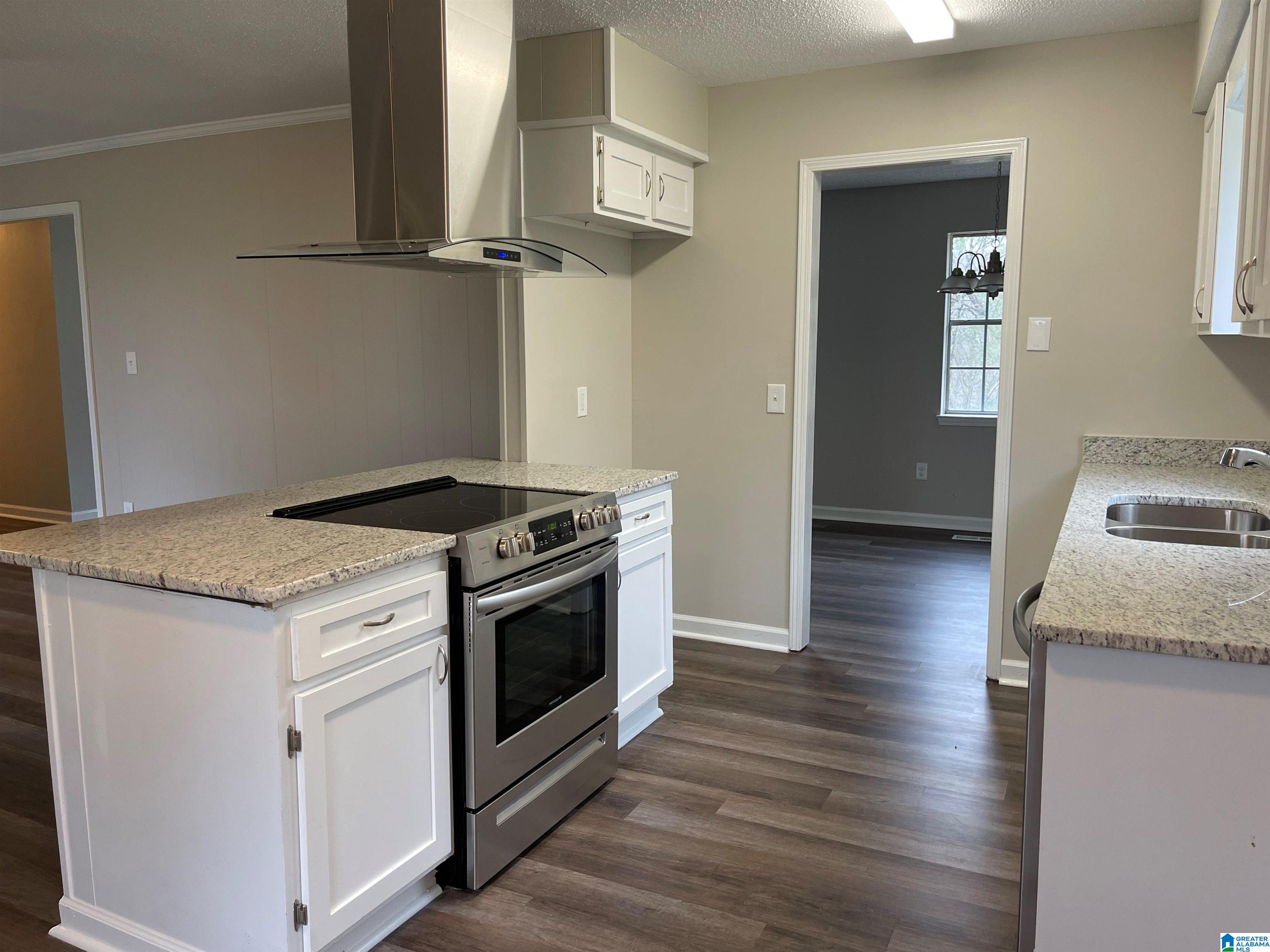 817 Twin Ridge Drive Gardendale, AL 35071 - Photo 2 of 29
