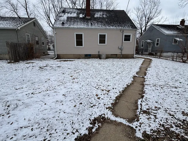 $235,500 | 471 South Center Avenue, Bradley, IL 60915