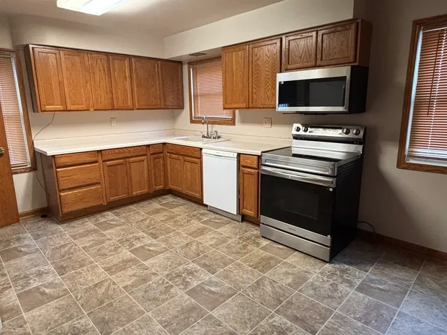 $235,500 | 471 South Center Avenue, Bradley, IL 60915