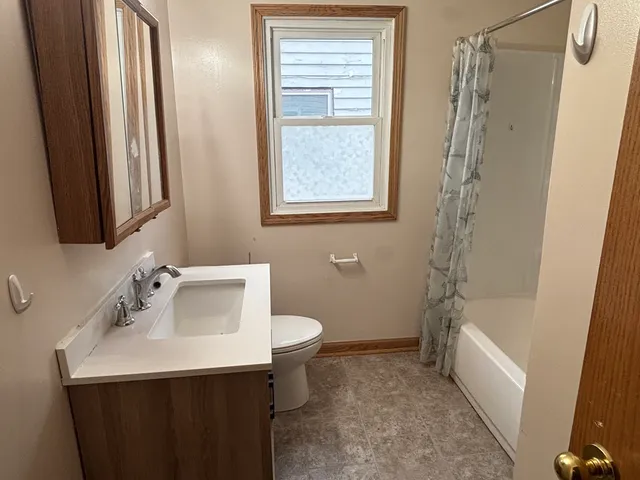 $235,500 | 471 South Center Avenue, Bradley, IL 60915