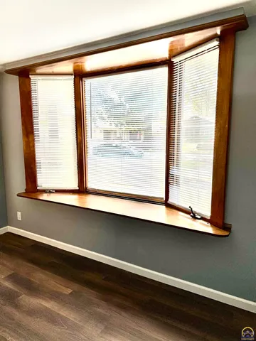 $189,950 | 3904 Southwest 26th Street, Topeka, KS 66614