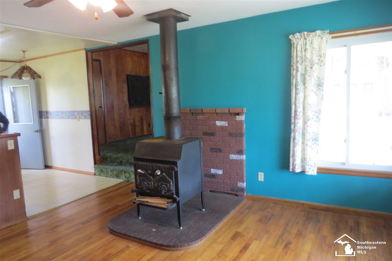 2585 Summerfield Road Petersburg, MI 49270 - Photo 6 of 13 31377587-5.JPG
