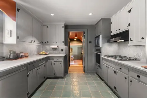 $1,599,000 | 215 Washington Street, Sherborn, MA 01770