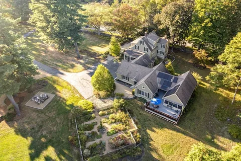 $1,599,000 | 215 Washington Street, Sherborn, MA 01770