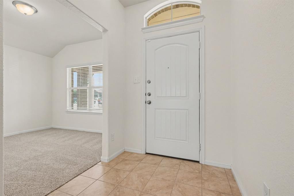 809 Rutherford Drive Crowley, TX 76036 - Photo 2 of 30 Gallery Image 2
