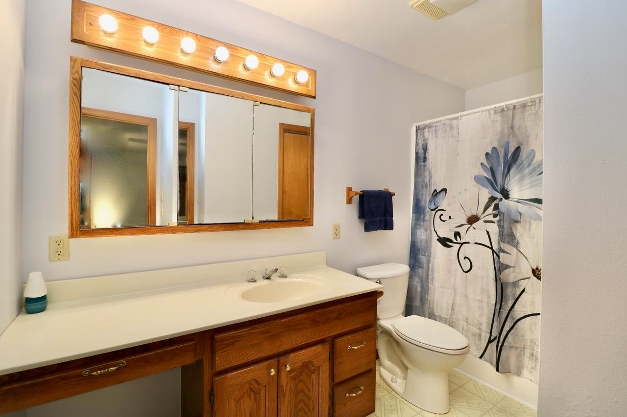 2473 Radford Road Dubuque, IA 52002 - Photo 17 of 45 Gallery Image 17