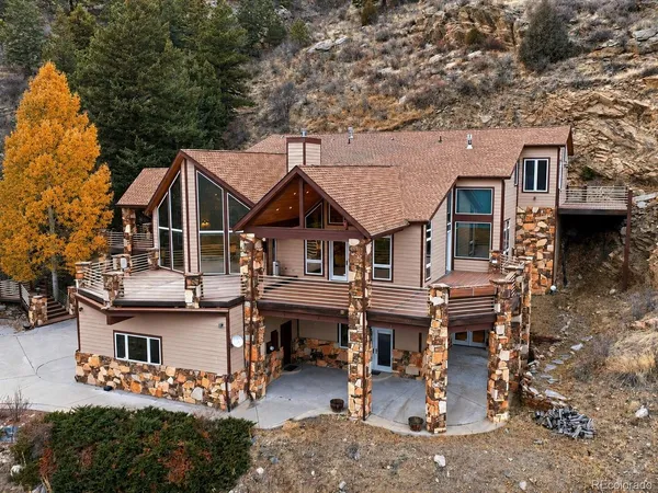 a view of house with a outdoor space