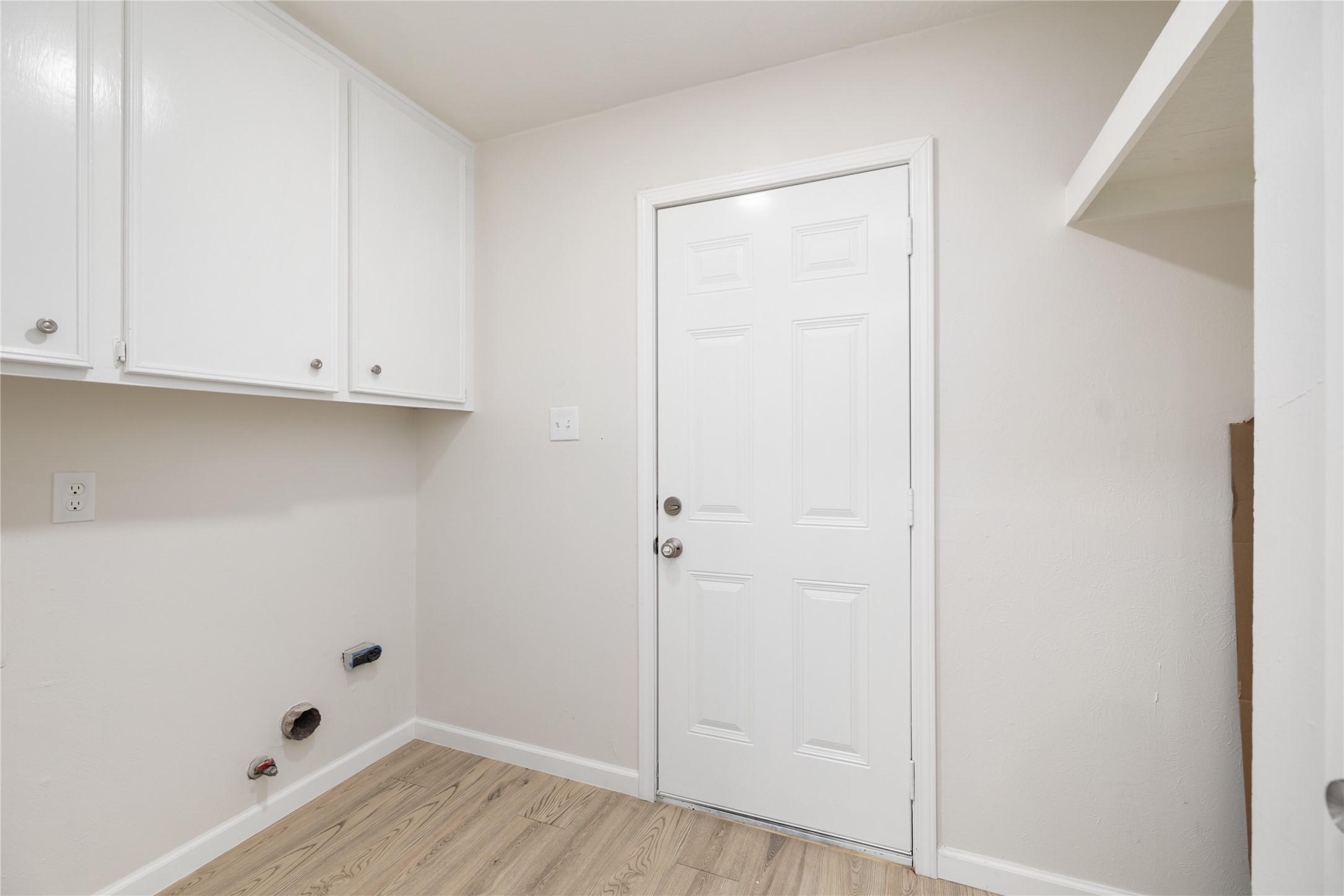 24118 Spring Mill Lane Spring, TX 77373 - Photo 13 of 24 a view of room with hardwood floor