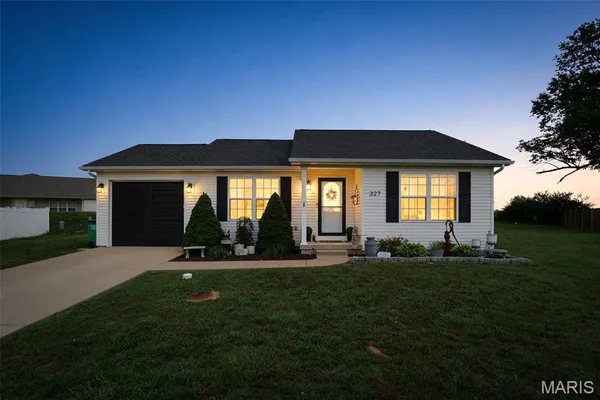 $249,000 | 327 Bucking Horse Drive, Farmington, MO 63640