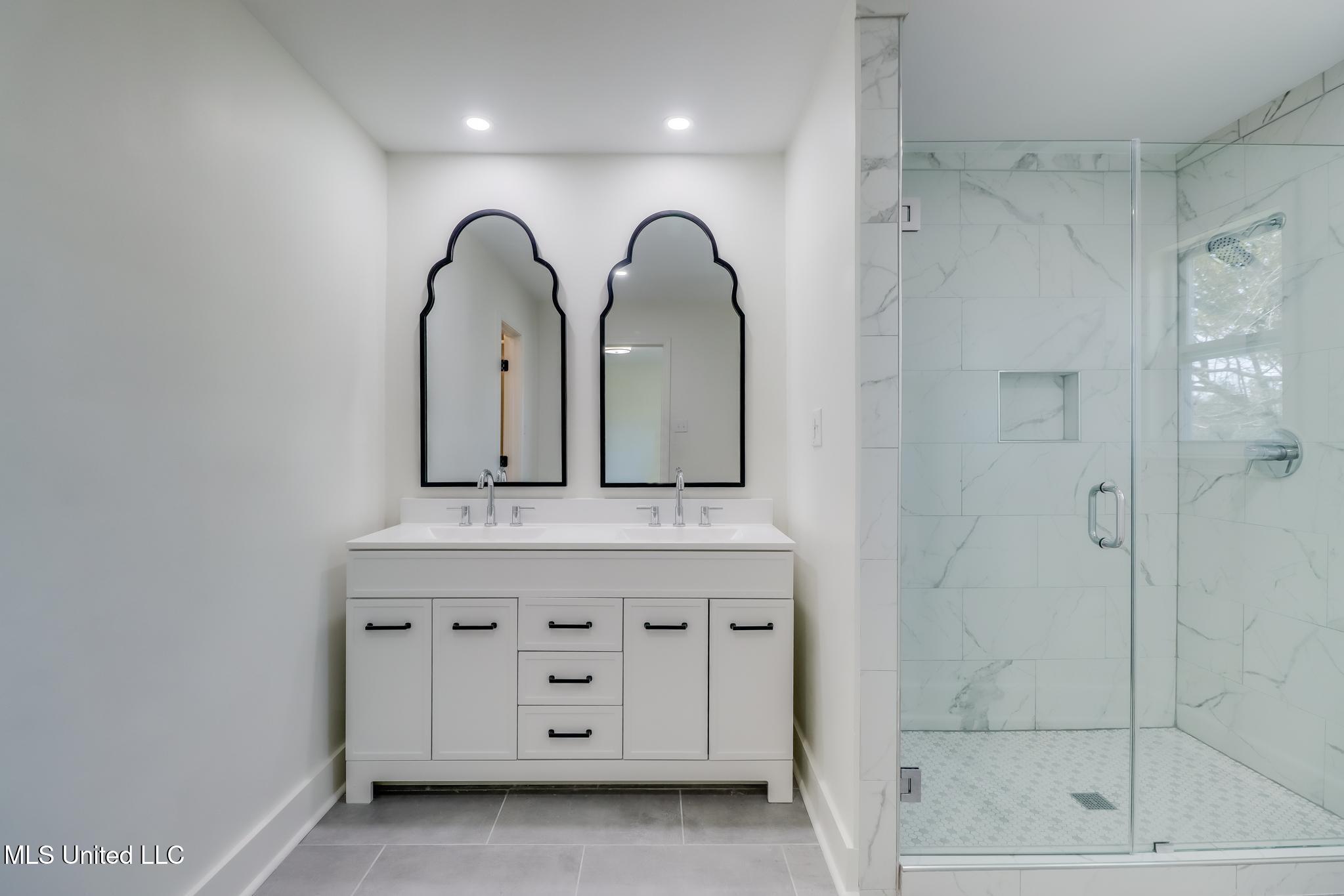 6828 Hilo Street Diamondhead, MS 39525 - Photo 16 of 36 Primary Bath