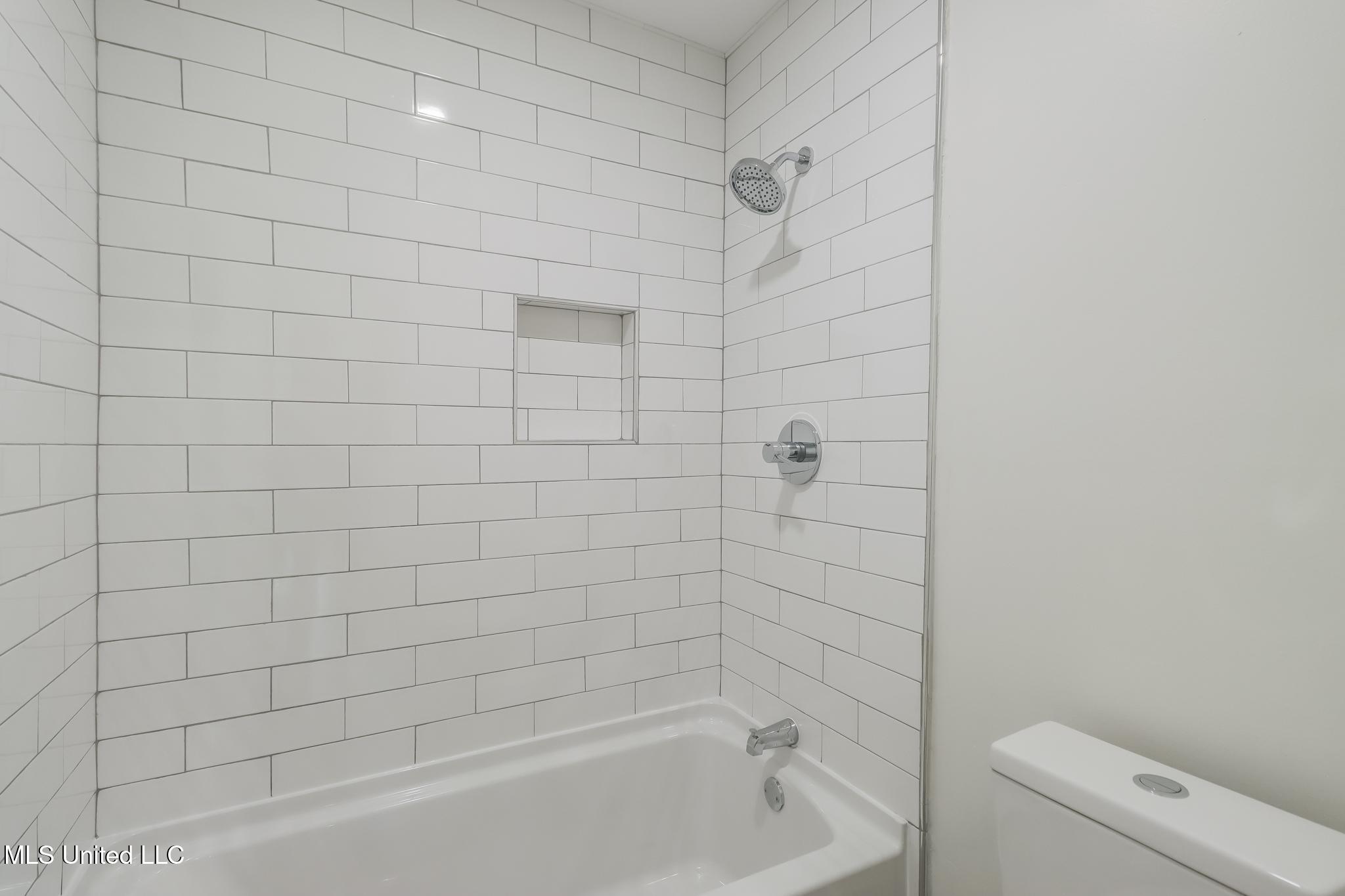 6828 Hilo Street Diamondhead, MS 39525 - Photo 22 of 36 Hall Shower