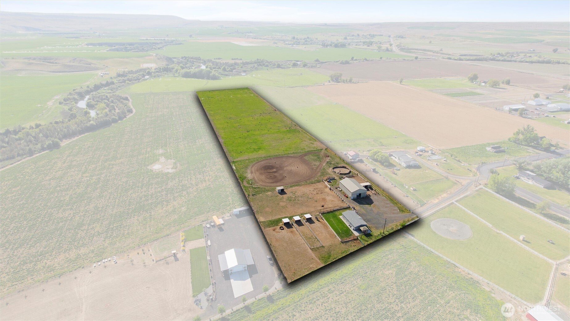 398 Balm Street Touchet, WA 99360 - Photo 2 of 40 a view of an ocean and beach