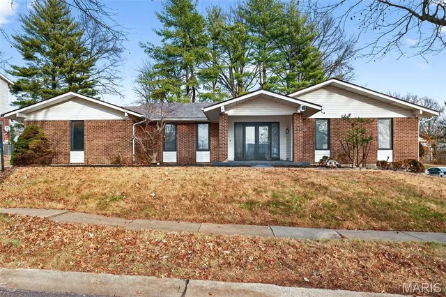 $299,900 | 12974 Partridge Run Drive, Florissant, MO 63033