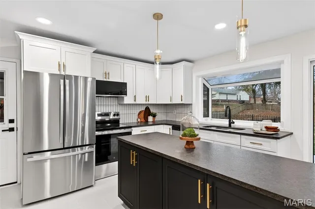 $299,900 | 12974 Partridge Run Drive, Florissant, MO 63033