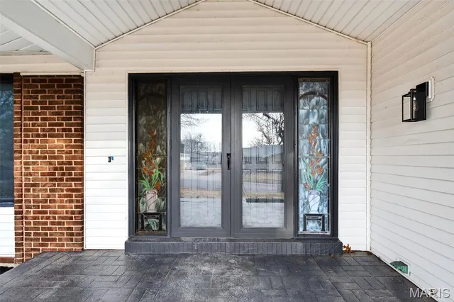 $299,900 | 12974 Partridge Run Drive, Florissant, MO 63033