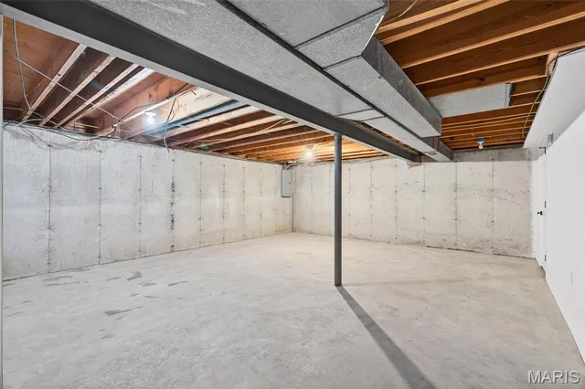 $299,900 | 12974 Partridge Run Drive, Florissant, MO 63033