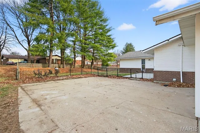 $299,900 | 12974 Partridge Run Drive, Florissant, MO 63033