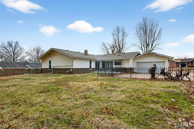 $299,900 | 12974 Partridge Run Drive, Florissant, MO 63033