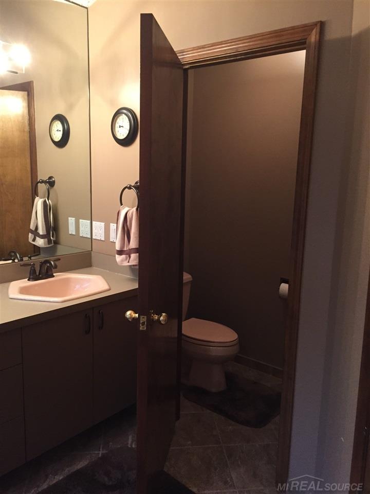 2070 Reagan Drive Rochester Hills, MI 48309 - Photo 21 of 28