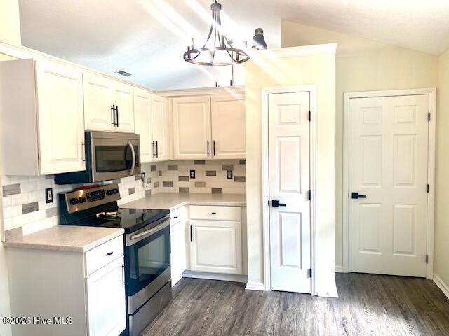 2401 White Road Wilmington, NC 28411 - Photo 13 of 44 kitchen