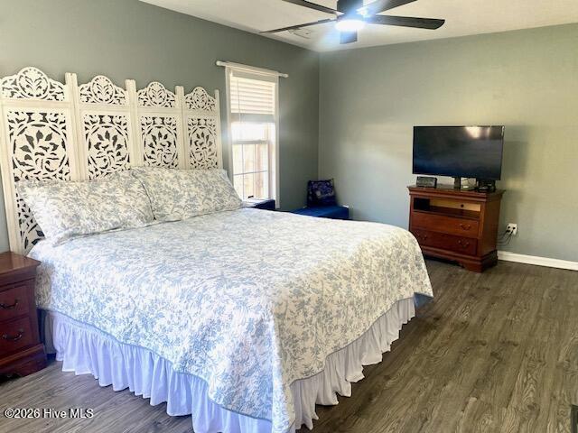 2401 White Road Wilmington, NC 28411 - Photo 15 of 44 Master bedroom