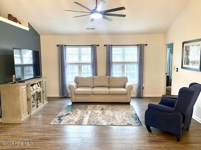 2401 White Road Wilmington, NC 28411 - Photo 8 of 44 Living room