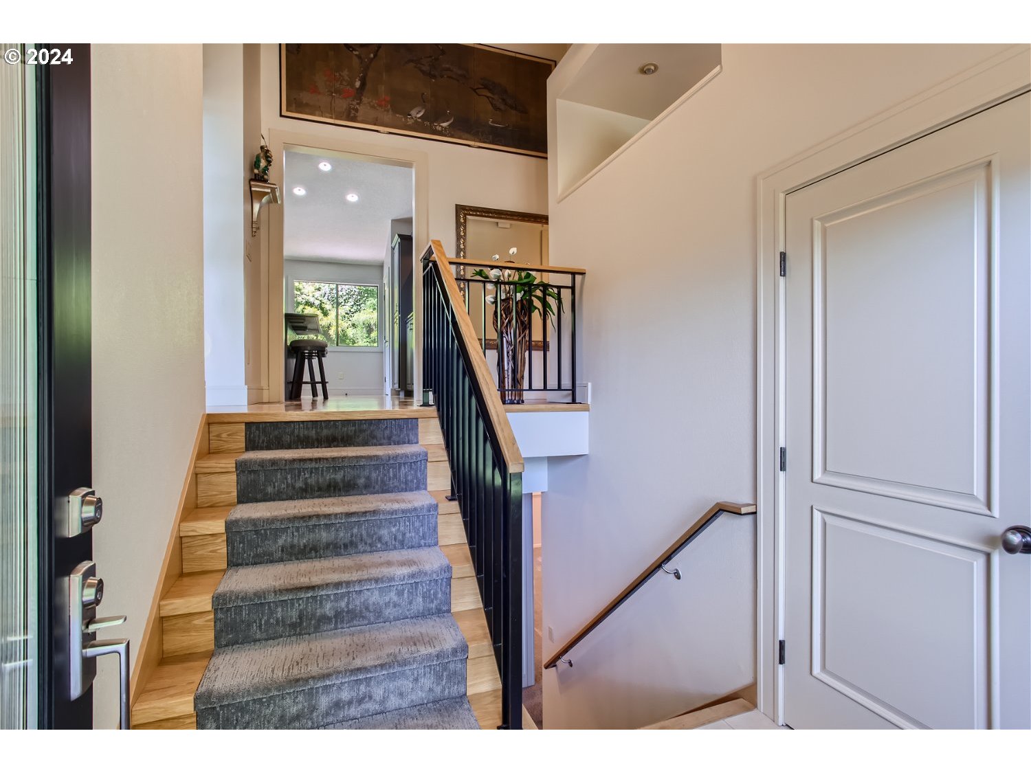 16200 Southeast Hagen Road Happy Valley, OR 97086 - Photo 11 of 44 Entrance/Foyer
