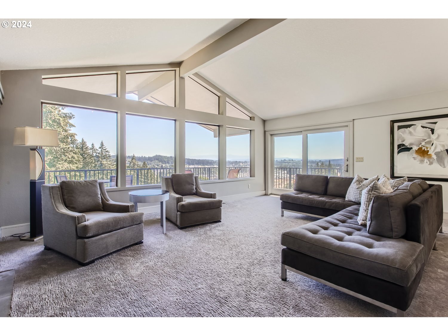 16200 Southeast Hagen Road Happy Valley, OR 97086 - Photo 12 of 44 Living Room