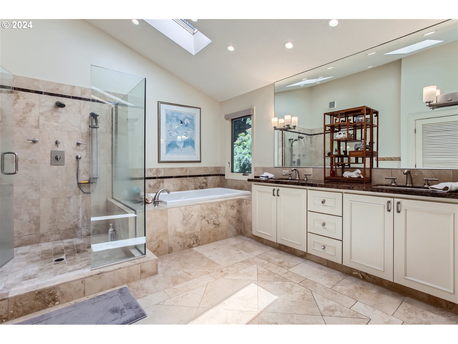 16200 Southeast Hagen Road Happy Valley, OR 97086 - Photo 24 of 44 Bathroom, Attached