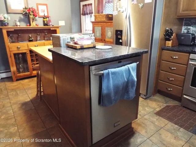 $299,900 | 231 Poplar Street, Dickson City, PA 18519