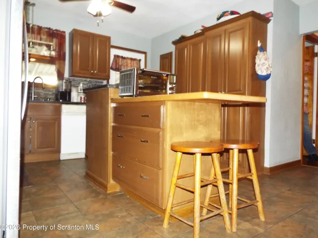 $299,900 | 231 Poplar Street, Dickson City, PA 18519