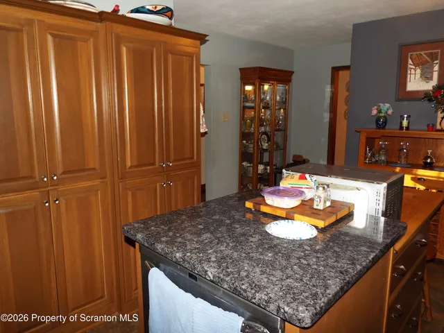 $299,900 | 231 Poplar Street, Dickson City, PA 18519