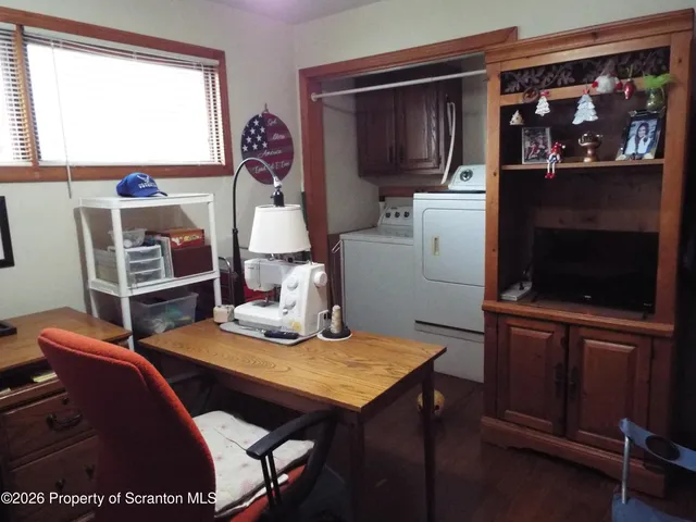 $299,900 | 231 Poplar Street, Dickson City, PA 18519