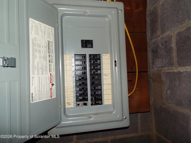 $299,900 | 231 Poplar Street, Dickson City, PA 18519