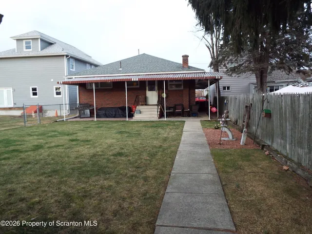 $299,900 | 231 Poplar Street, Dickson City, PA 18519