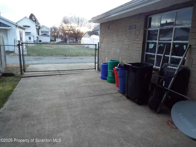 $299,900 | 231 Poplar Street, Dickson City, PA 18519