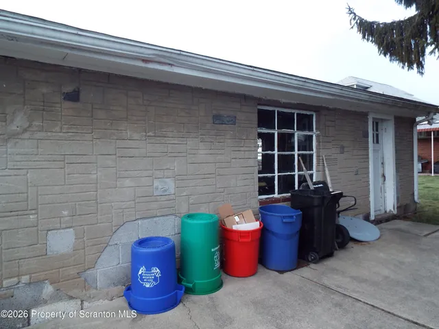 $299,900 | 231 Poplar Street, Dickson City, PA 18519