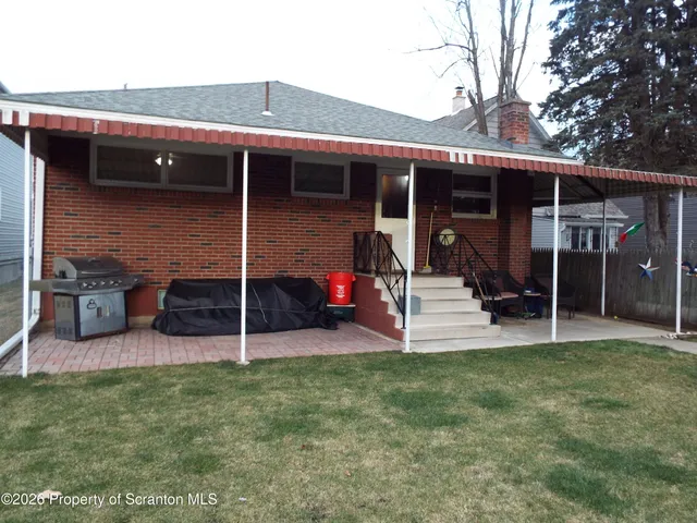 $299,900 | 231 Poplar Street, Dickson City, PA 18519