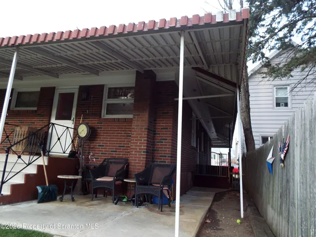 $299,900 | 231 Poplar Street, Dickson City, PA 18519