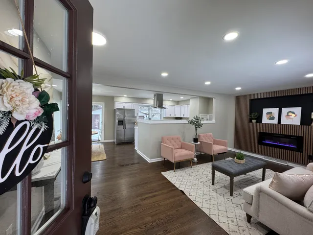 $447,900 | 1608 Tulip Lane, Munster, IN 46321